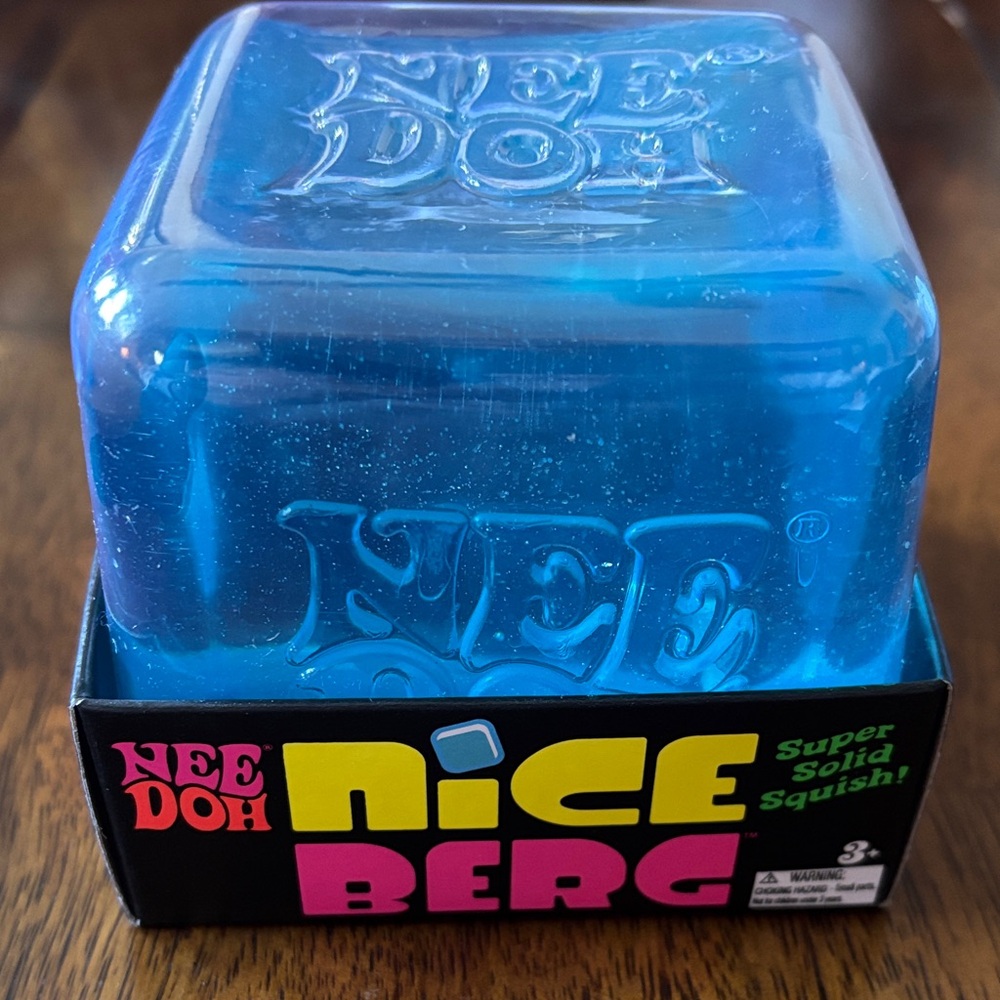 VIRAL NeeDoh Nice Berg Super Solid Squish - Blue